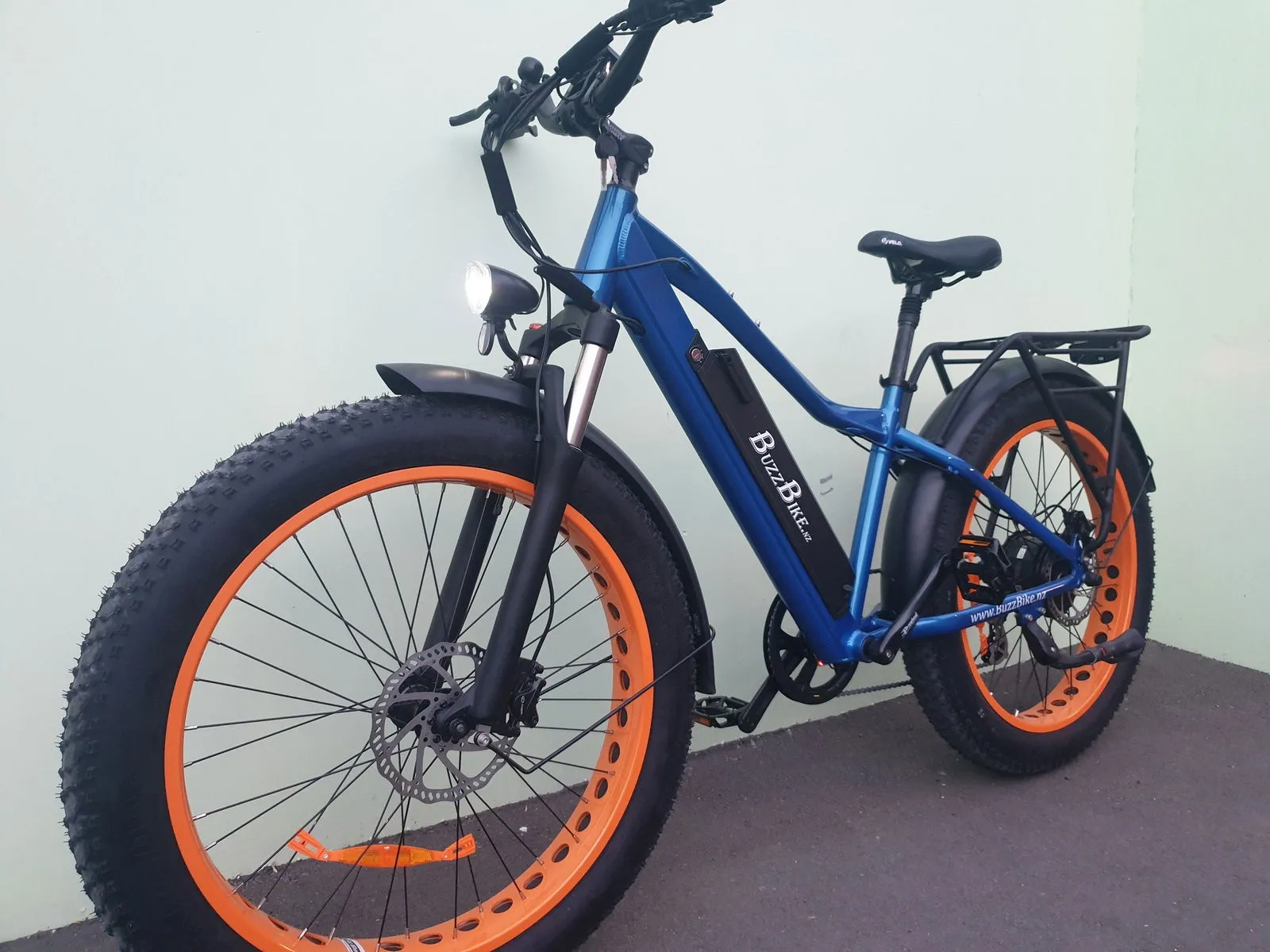 BUZZ BIKE THE MEGA  26" X 4 " FAT TYRE