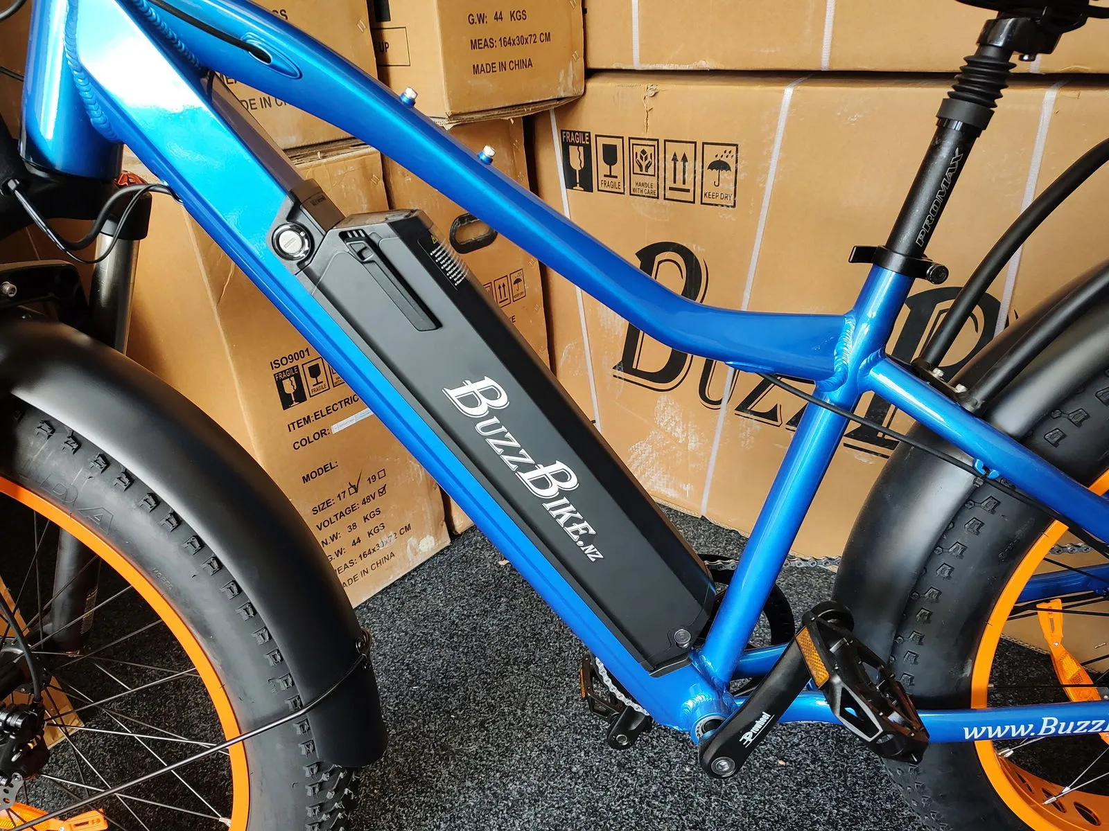 BUZZ BIKE THE MEGA  26" X 4 " FAT TYRE