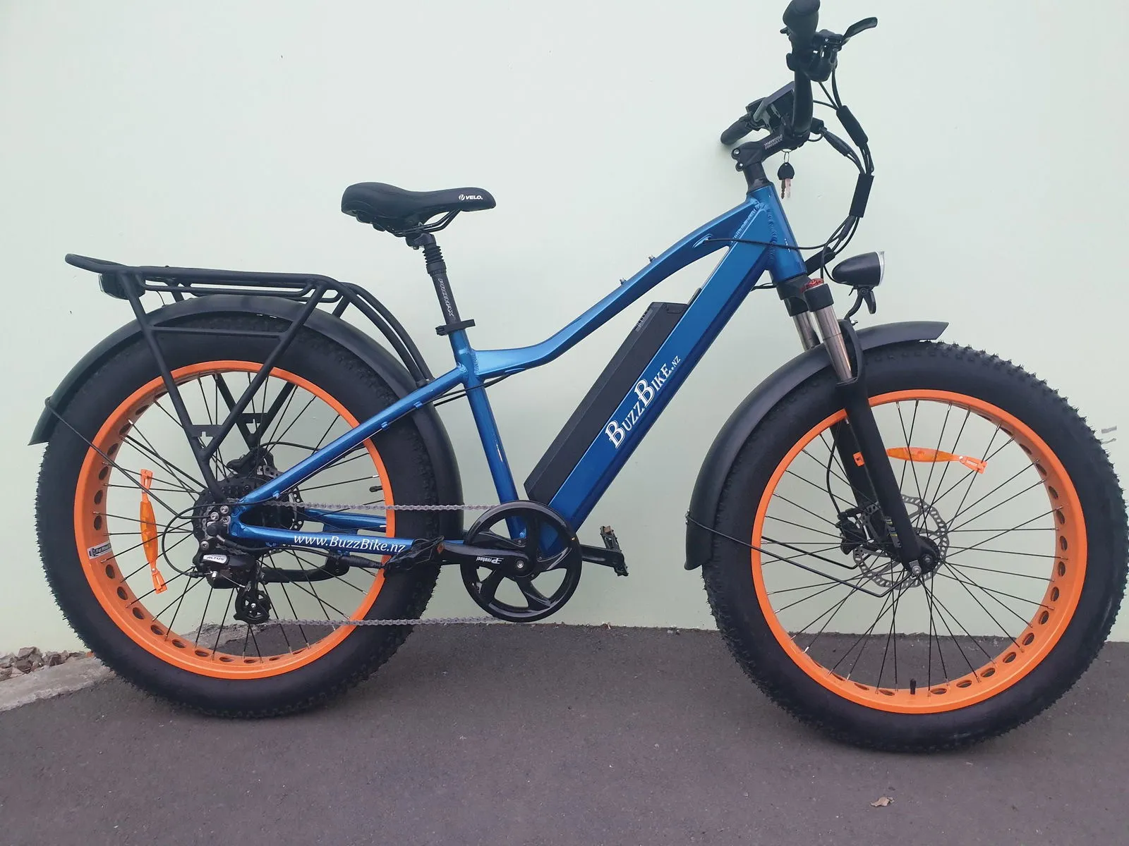 BUZZ BIKE THE MEGA  26" X 4 " FAT TYRE