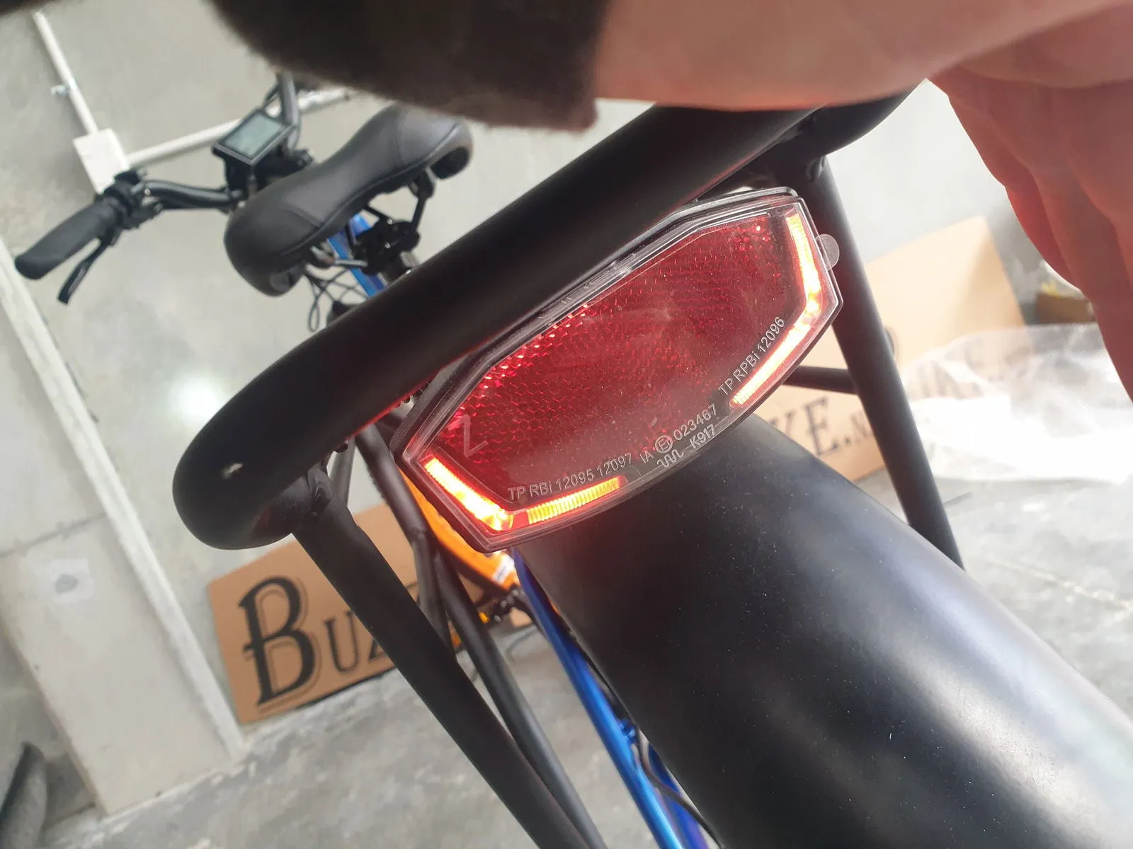 BUZZ BIKE THE MEGA  26" X 4 " FAT TYRE