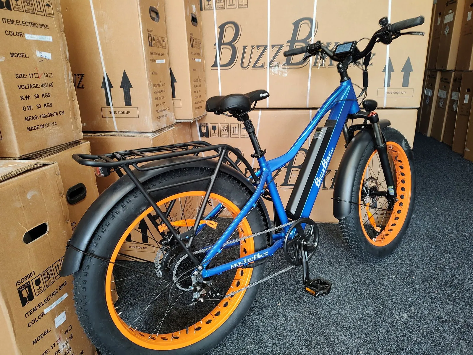 BUZZ BIKE THE MEGA  26" X 4 " FAT TYRE