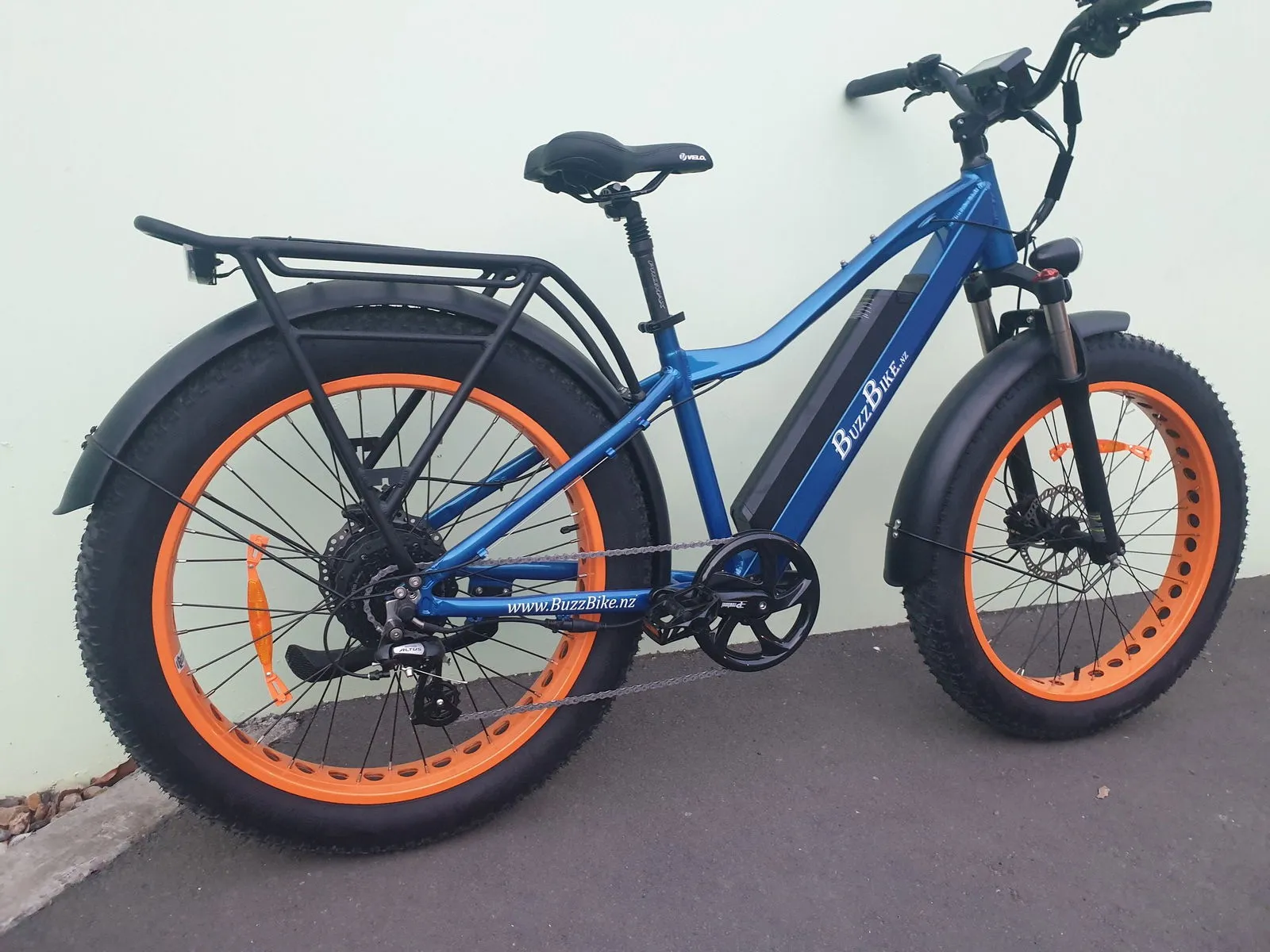 BUZZ BIKE THE MEGA  26" X 4 " FAT TYRE