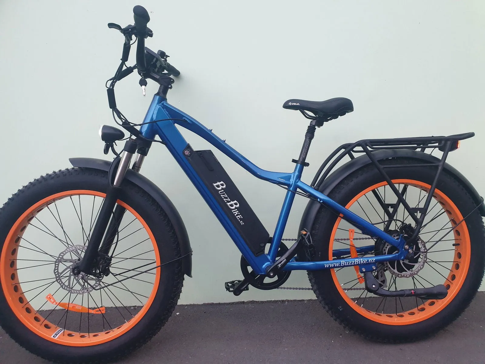 BUZZ BIKE THE MEGA  26" X 4 " FAT TYRE