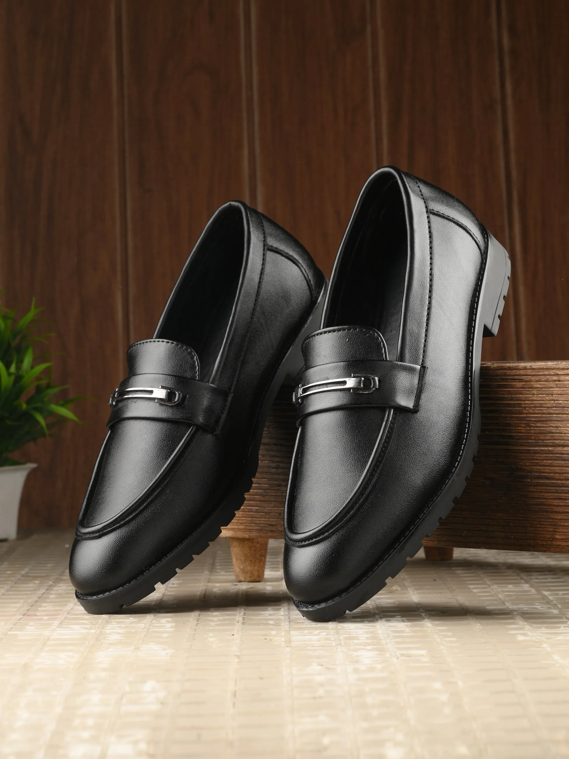 CARLO ROMANO BY WASAN BLACK COLOUR VEGAN LEATHER MOCCASIN FOR MEN
