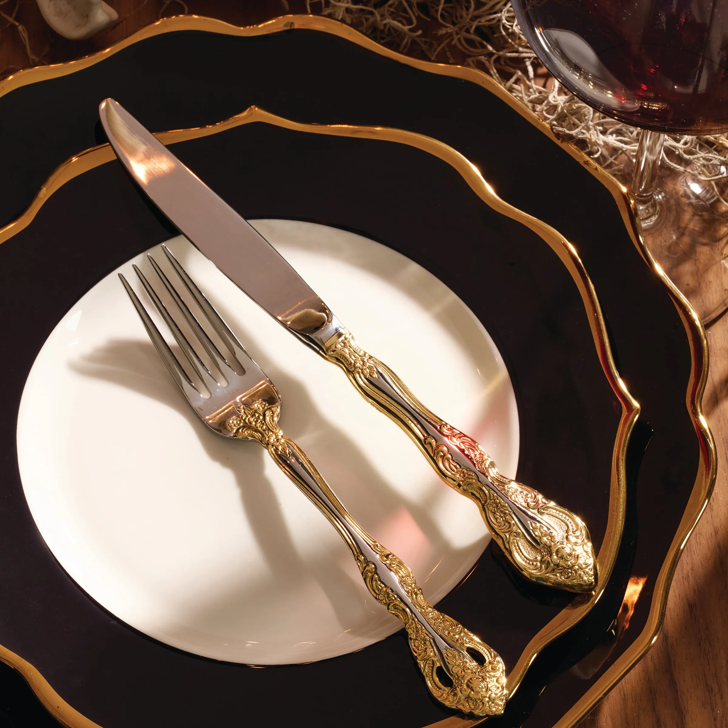 Contempo Luxe Black Dinner Plates, Set of 4