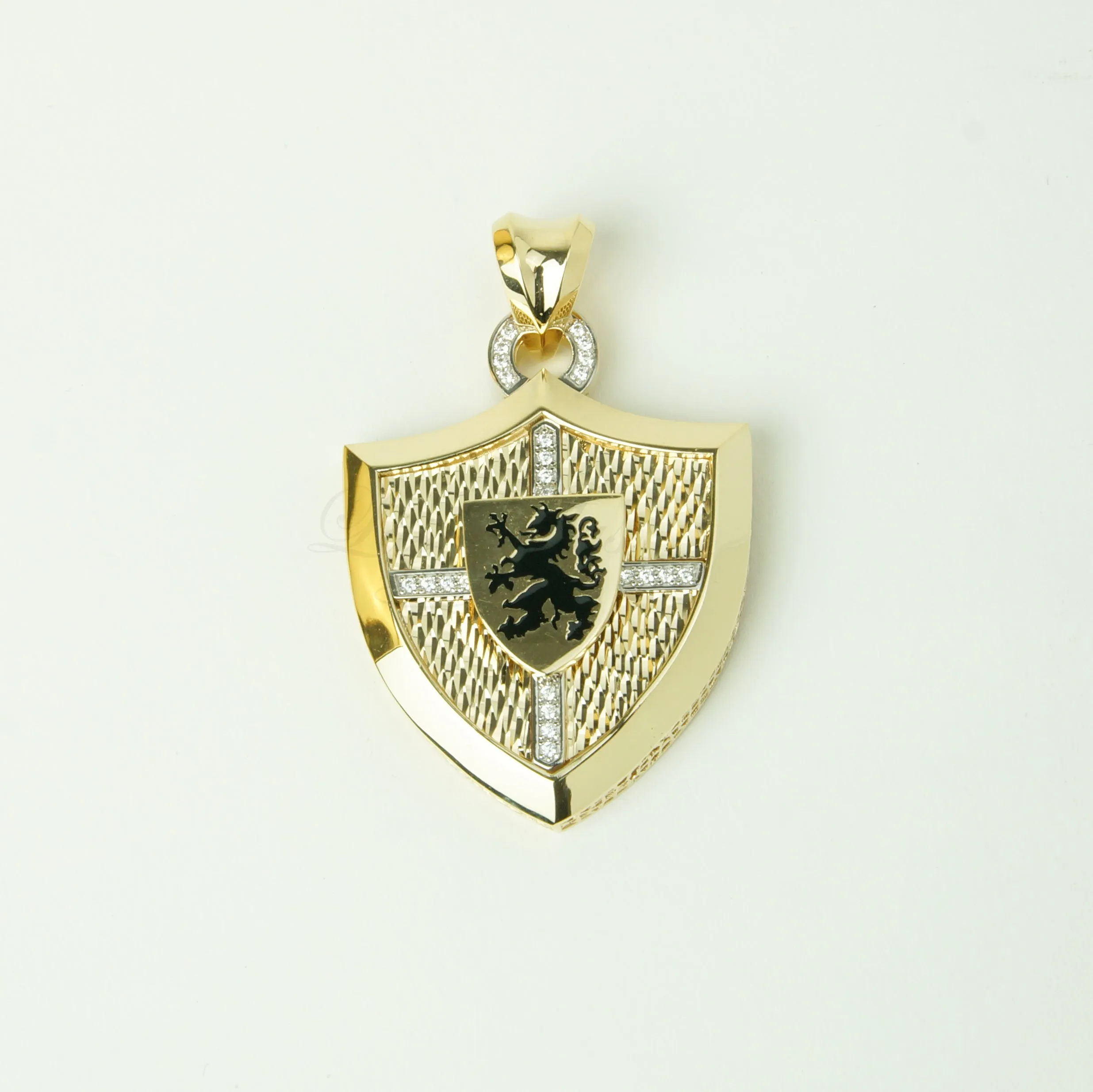 Shield empire Pendant in 10K Gold