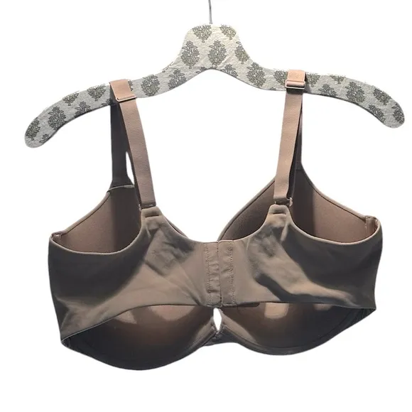 Skims Fits Everybody Super Push Up Bra in the color Sienna Size 40 DD