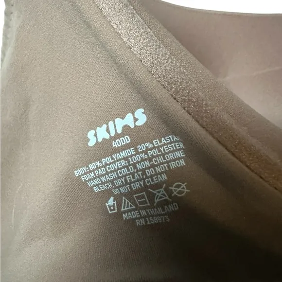 Skims Fits Everybody Super Push Up Bra in the color Sienna Size 40 DD