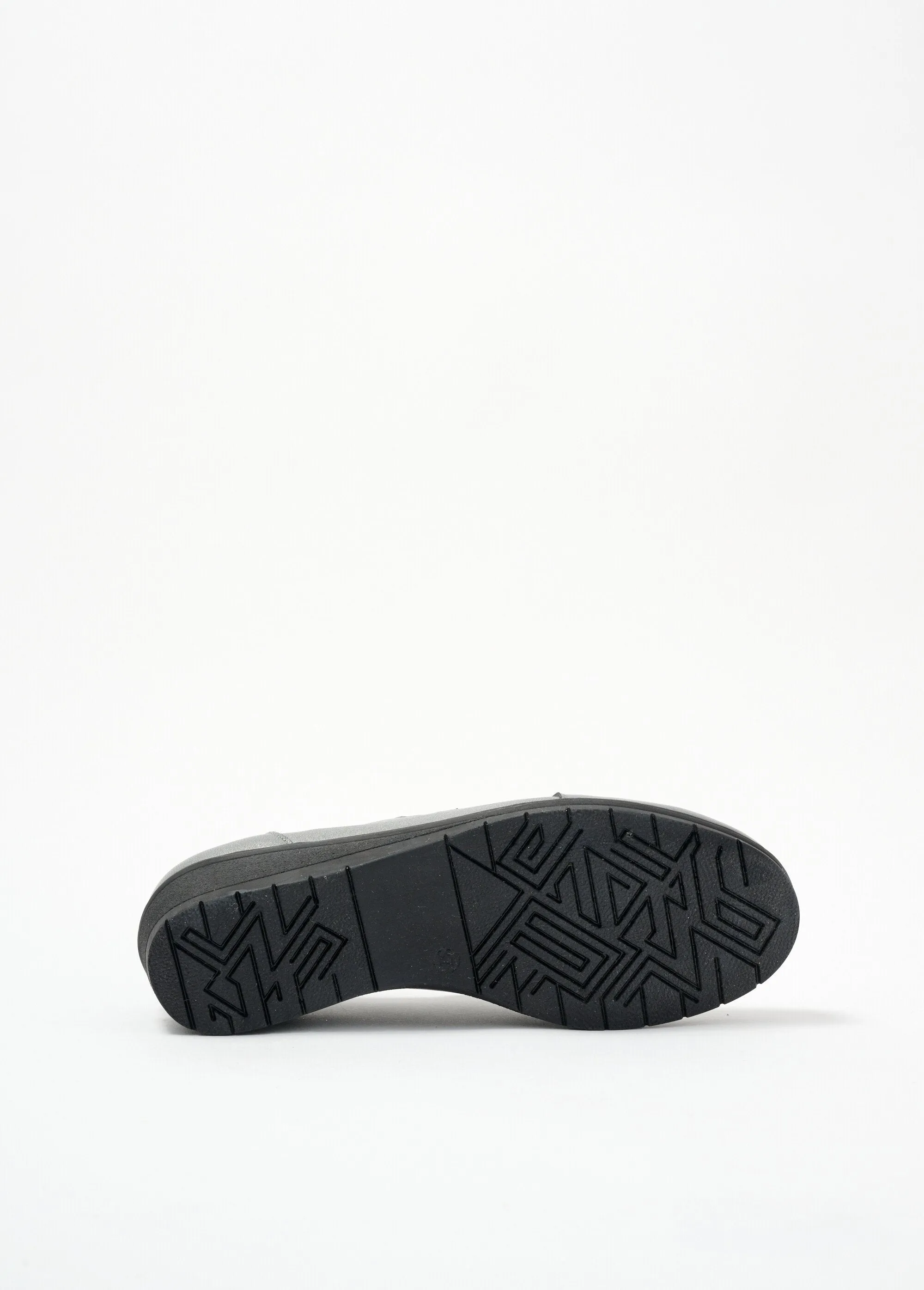 Soft, elasticated comfort loafers