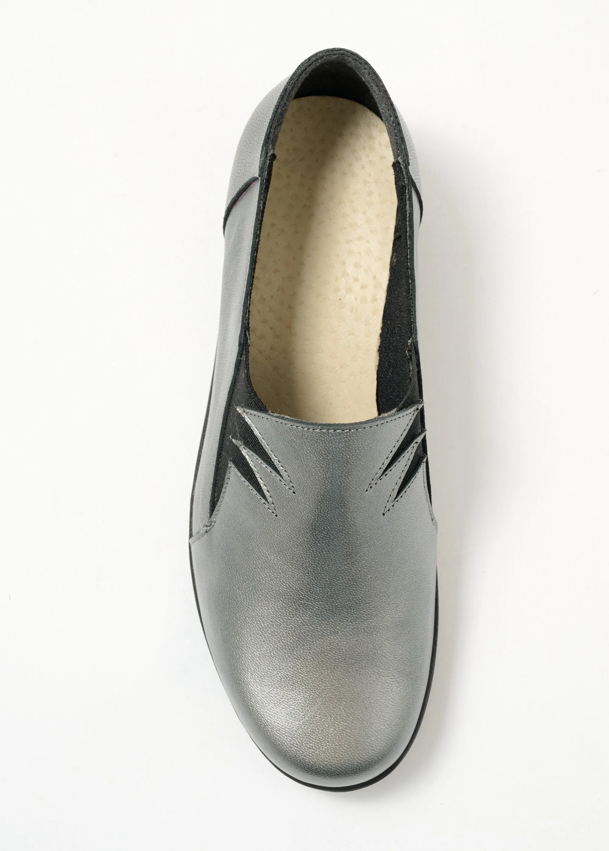 Soft, elasticated comfort loafers
