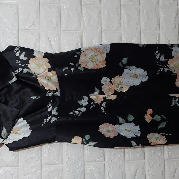 We are Kindred NEW Clover off the Shoulder Dress Black Floral Camellia Size 4