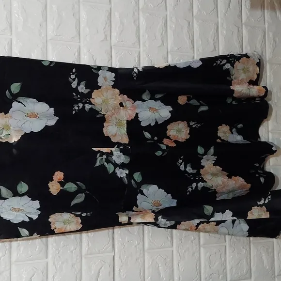 We are Kindred NEW Clover off the Shoulder Dress Black Floral Camellia Size 4