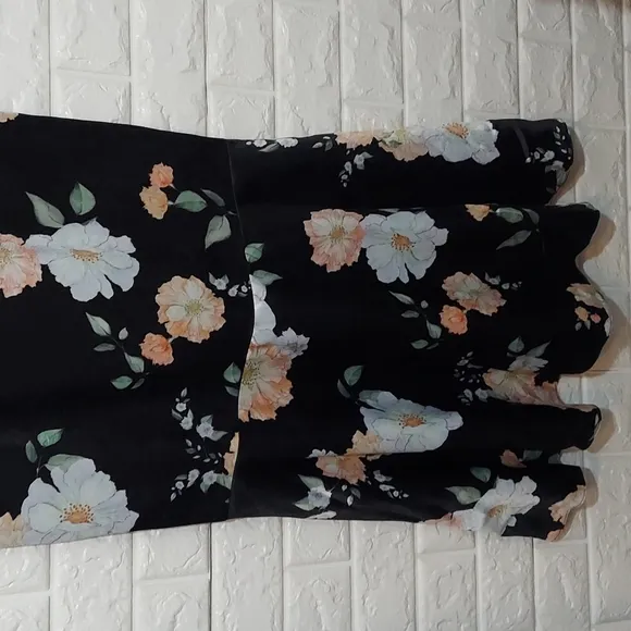 We are Kindred NEW Clover off the Shoulder Dress Black Floral Camellia Size 4