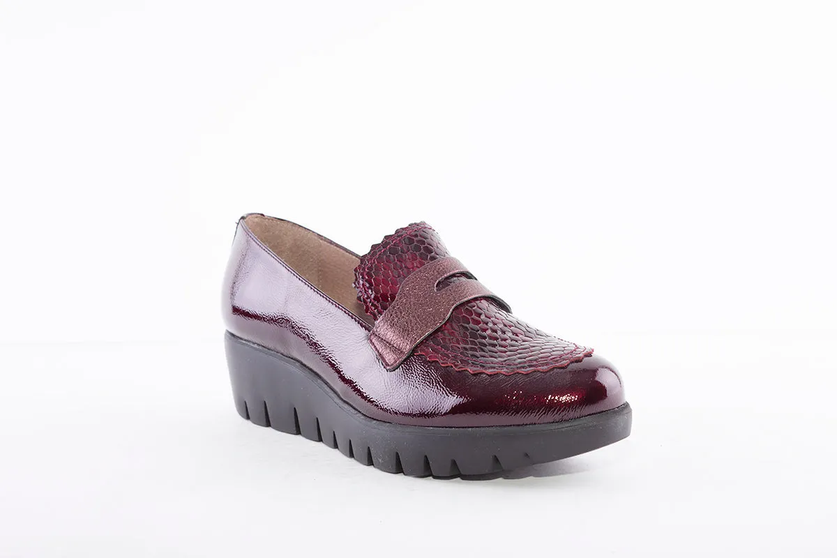 WONDERS - C-33223 LOW WEDGE SHOE - WINE PATENT