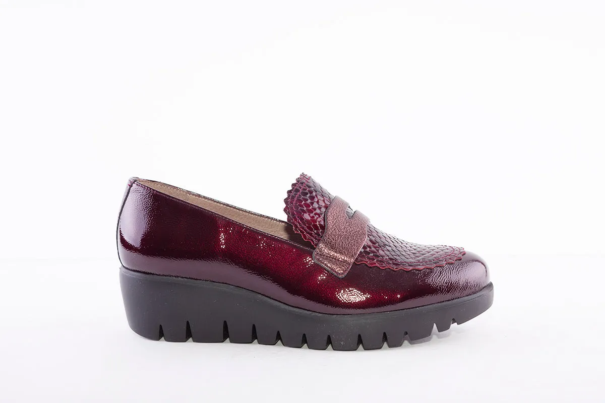 WONDERS - C-33223 LOW WEDGE SHOE - WINE PATENT
