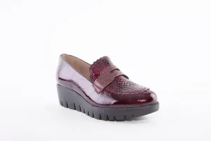WONDERS - C-33223 LOW WEDGE SHOE - WINE PATENT